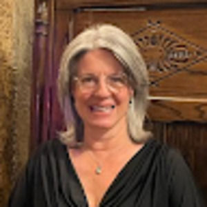 Meet your Posher, Lisa